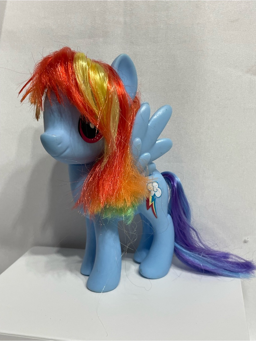 Hasbro My Little Pony: Friendship Is Magic G4 Rainbow Dash brushable figure EUC